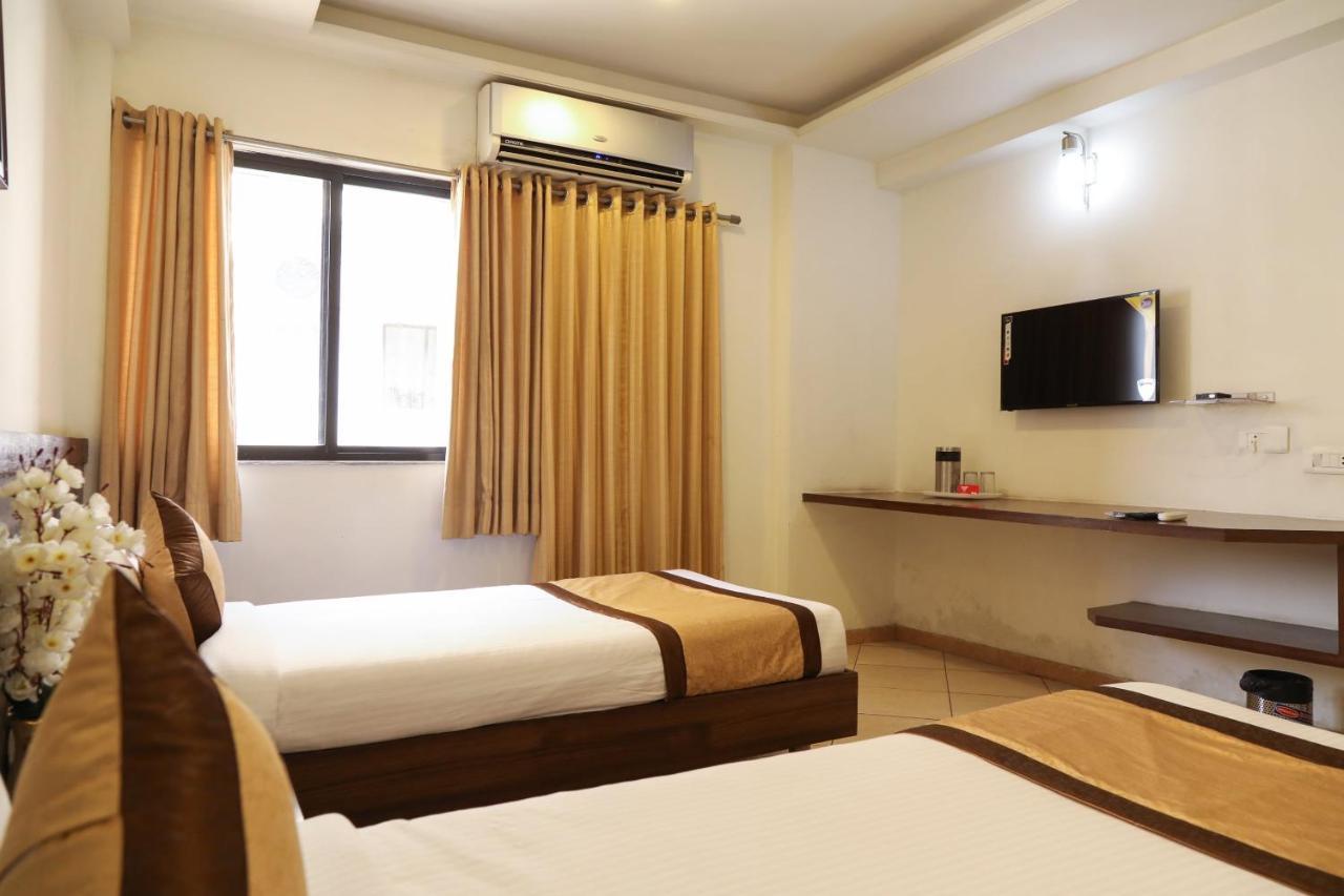 Khapa  Oyo 10943 Hotel Plus Corporate מראה חיצוני תמונה